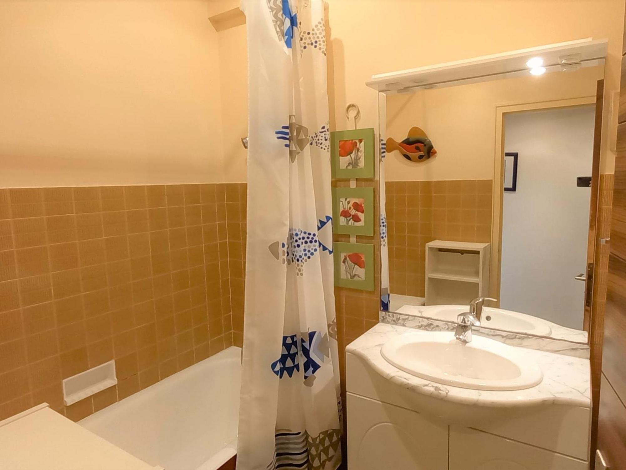 Charmant Pavillon A Saint-Jean-De-Monts: 2 Chambres, Proche Plage, Foret Et Commerces, Jardin Clos - Fr-1-323-259 Екстериор снимка